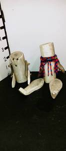 lot 1054 image: Handcarved bone figurines