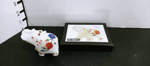 lot 1069 image: Pier1 marble elephant decor