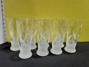 lot 1105 image: 8 pcs. Etched Clear drinking glasses