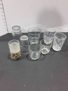 lot 1113 image: 8 pcs. Random drinking glasses