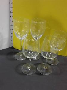 lot 1115 image: 5 pcs. Wine glasses