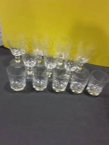 lot 1116 image: 12 pc wine and rocks glasses