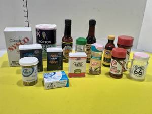 lot 1125 image: Small lot of kitchen spices