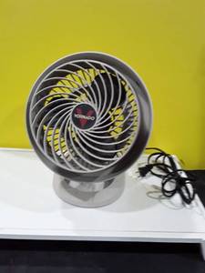 lot 1513 image: Vornado fan approximately 10 in tall