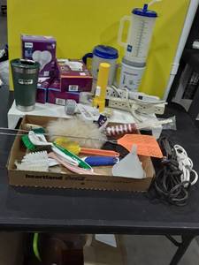 lot 1514 image: Lot of miscellaneous household items