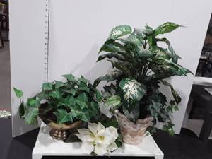 lot 1522 image: 2 Faux plants and one Lily