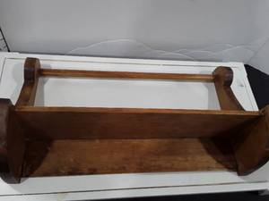 lot 1524 image: Wooden shelf with towel rack 17 x 9 in.