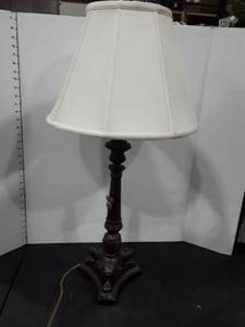 lot 1530 image: Table lamp