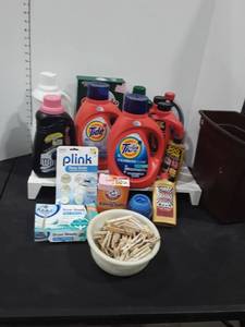 lot 1536 image: Cleaning products and other miscellaneous items