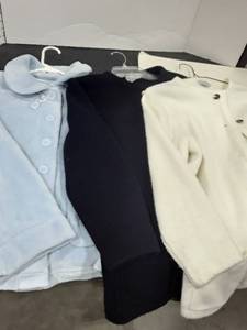 lot 1569 image: Ladies sweaters lot of 3. Size small to large