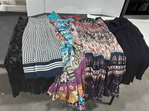 lot 1570 image: Ladies skirts size 10 - 12 lot of 6