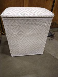 lot 2003 image: White colored clothing basket