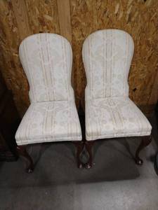 lot 2031 image: Hickory Chair brand kitchen chairs