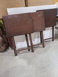 lot 2055 image: TV trays x3