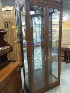 lot 2024 image: Drexel Wooden 4 shelves display cabinet 81 x 35 x 16 in.