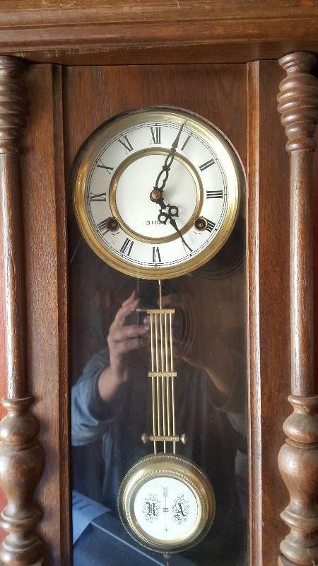 Vintage Wind Up Pendulum Chiming 31 Day Wall Clock Exceptional   68975 