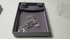 lot 5218 image: Divina Sterling Silver 14ct TDW Diamond Heart Charm bracelet- Retail$229.99