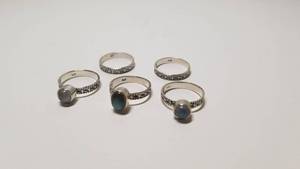 lot 5253 image: Handmade Blue Labradorite and Moonstone Rings, Set of 5 (India)