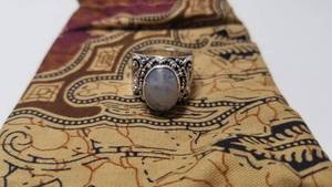 lot 5266 image: Handmade Glorious Vines Rainbow Moonstone Ring (Indonesia)