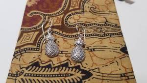 lot 5268 image: Handmade Sterling Silver Luscious Pineapple Earrings (Indonesia)