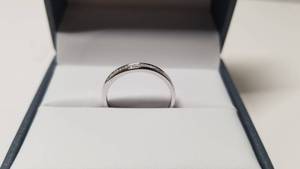 lot 5274 image: 10K White and Yellow Gold 14ct TDW White Diamond Channel Band-