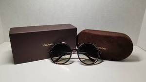 lot 5286 image: Tom Ford TF0572 Women Sunglasses- Retail$125.49
