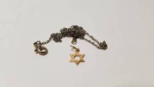 lot 5293 image: 14k Yellow Gold Childrens Star of David Necklace- Retail$79.98