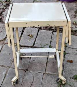 lot 1232 image: Vintage 1950s Industrial Typewriter Table with Expandable Work Space, and Wheel Locks
