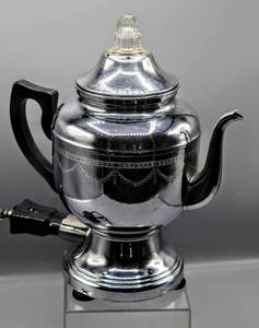 lot 1457 image: Vintage Faberware 8 Cup Percolator No.206