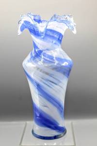 lot 1480 image: Sooner Ozark Art Glass by Smiths Old Timer Glass, Marked SOT, Blue & White Swirl Vase