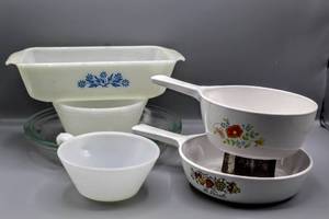lot 1500 image: (7) Piece Lot Vintage Bakeware - Corning Ware P-32-B Sauce Pan 1 12 Pint Wildflower, Corning Ware Spice Of Life Le Persil P-83-B Sauce Pan Skillet 6 12 and more