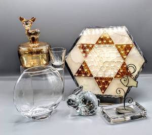 lot 1509 image: (7) Piece Lot of Vintage Treasures - Marble Stone Chinese Checkers Board, Jeanette Glass Baby Doe Trinket Dish, Clear Bubble Glass Bunny Paperweight, Crystal Vase ...