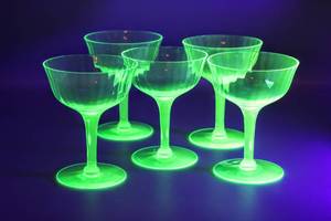 lot 1520 image: (5) Antique Vintage Green Depression Champagne Glasses