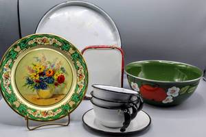 lot 1510 image: (8) Piece Lot Retro Kitchen Tin Enamelware