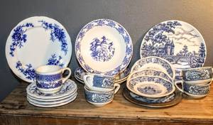 lot 1521 image: (20) Pieces Blue Vintage Tablewares Including Blue Onion, England, Dinner Plates, Cups, Bowls, Saucers......