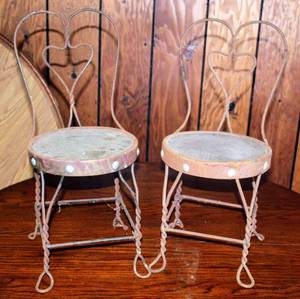 lot 5 image: (2) Vintage 22 Parlor Garden Chairs