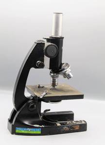 lot 1558 image: Vintage Monolux No. 25346 Frey Scientific Co. Microscope