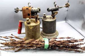 lot 1564 image: Vintage Assorted Barbed Wire, (2) Vintage Handled Brass Blow Torches