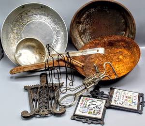 lot 1446 image: Aluminum Everlast Forged Bowl 5046, Antique Cooking Pan, (3) Trivets, Aluminum Soup Scoop and More