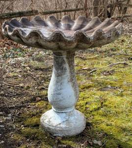 lot 20 image: 1940s Vintage Concrete Birdbath Round Fluted Top with Scalloped Edge Stamped Copyright Hickory Concrete