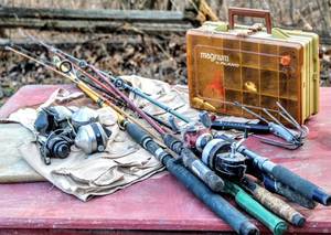 lot 1671 image: Fishing Lot, WALKER The Ultimate Fishing Vest, Vintage Shakespeare, Super Zebco Model 22, Z22, Zebco 304 Reels, Magnum Tackle Box, Scale and more