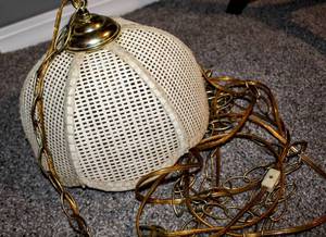lot 1594 image: Vintage Wicker Rattan Umbrella Lamp Hanging Light Mid Century 180 Rope Chain Cord