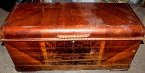 lot 1663 image: Vintage 1944 Lane Cedar Chest