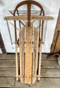 lot 1590 image: Vintage Wooden Metal Runner Sled