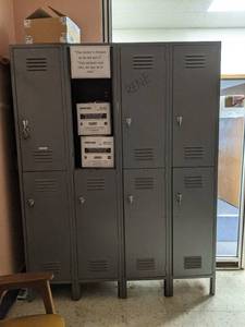 lot 8916 image: Locker, One Is Broken