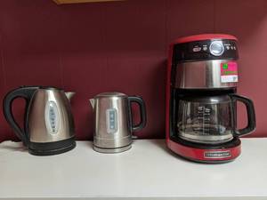 lot 8927 image: Kitchen Aid Coffee Maker And More