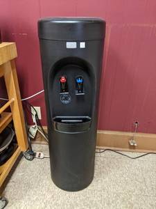 lot 8928 image: Aquaverse Commercial Grade Water Dispenser