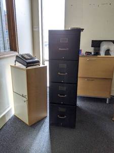 lot 8929 image: Contents Of Office