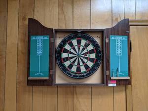 lot 8934 image: Dart Board