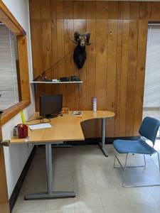 lot 8936 image: Contents Of Office